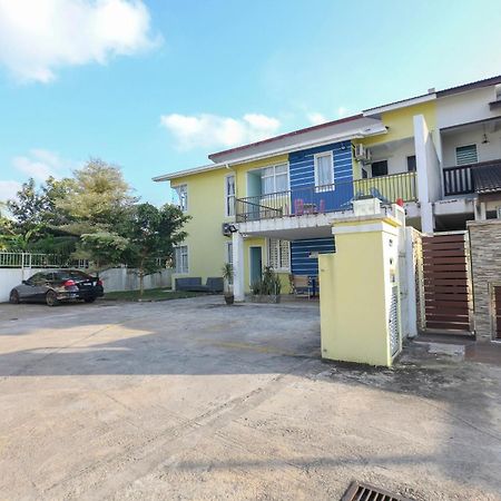Oyo 90132 Come Inn Premium Kuala Terengganu Kültér fotó